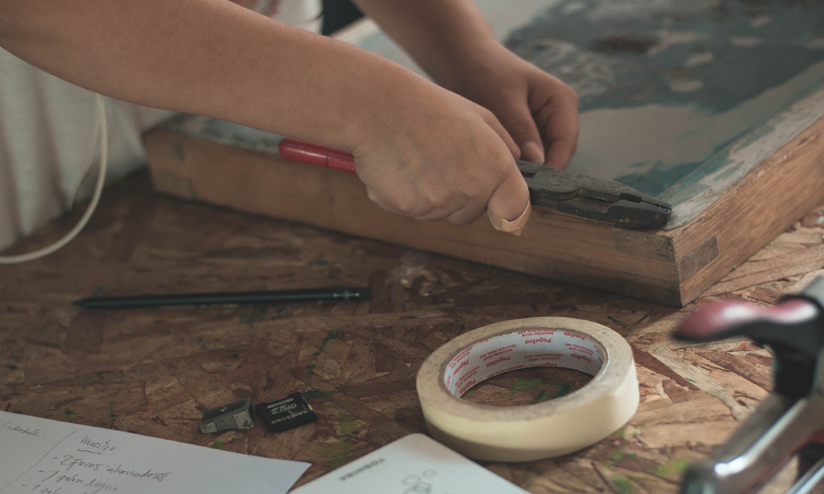 What's the Best Tape To Use When Painting? - Popular Woodworking Guides